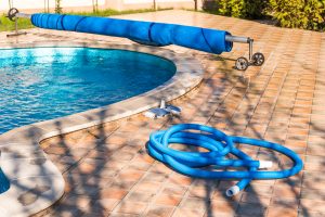 How Pool Covers Maintain Heat During Cooler Weather